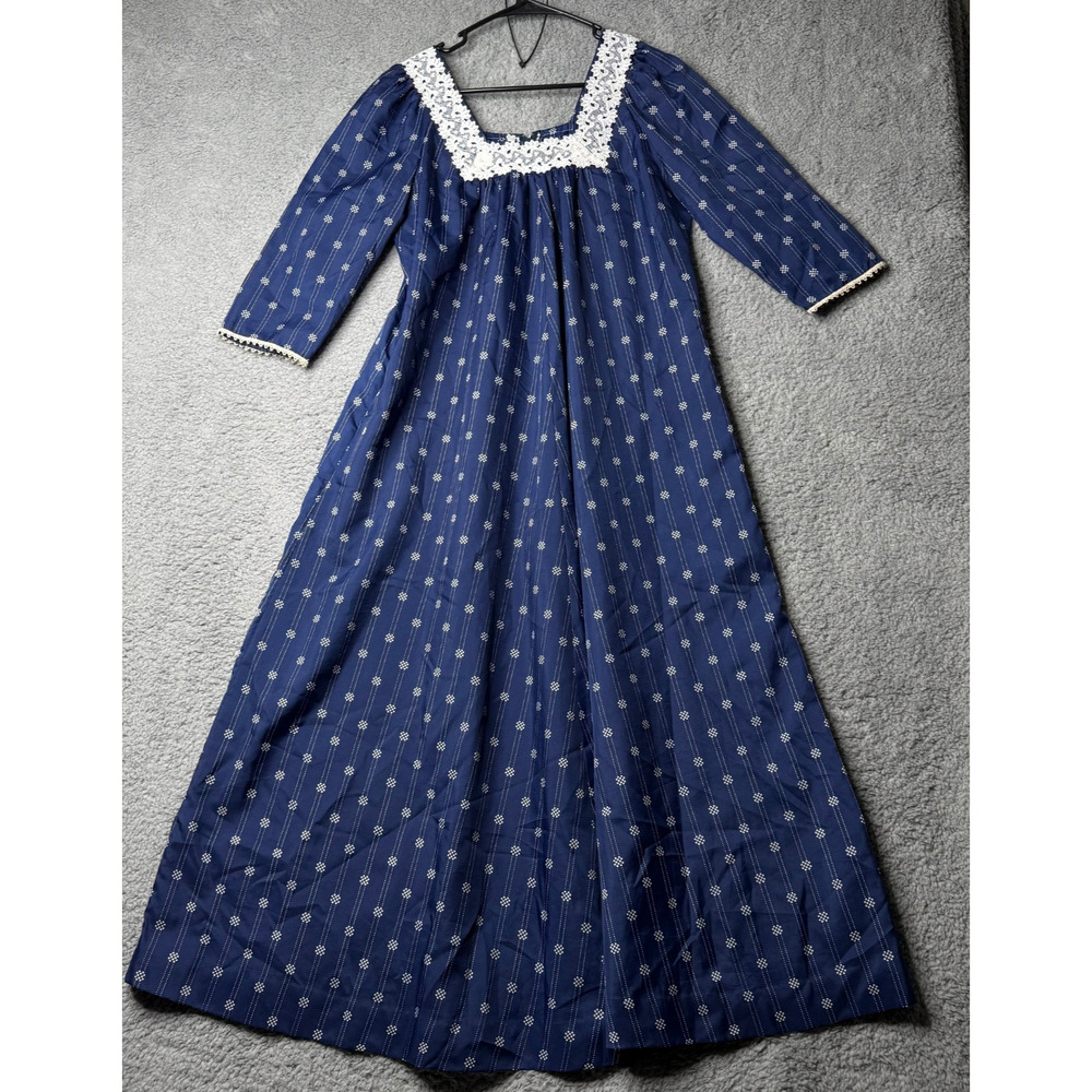 Vintage Hawaiian Muumuu Dress Women's Size 14 Blue and White Maxi